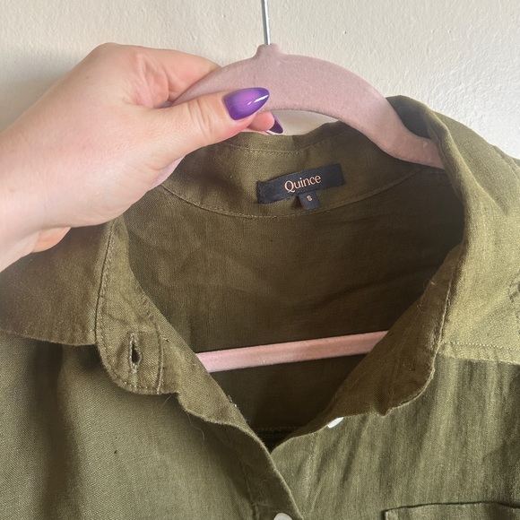 Quince 100% European Linen Relaxed Short Sleeve Shirt in martini Olive - Picture 3 of 7